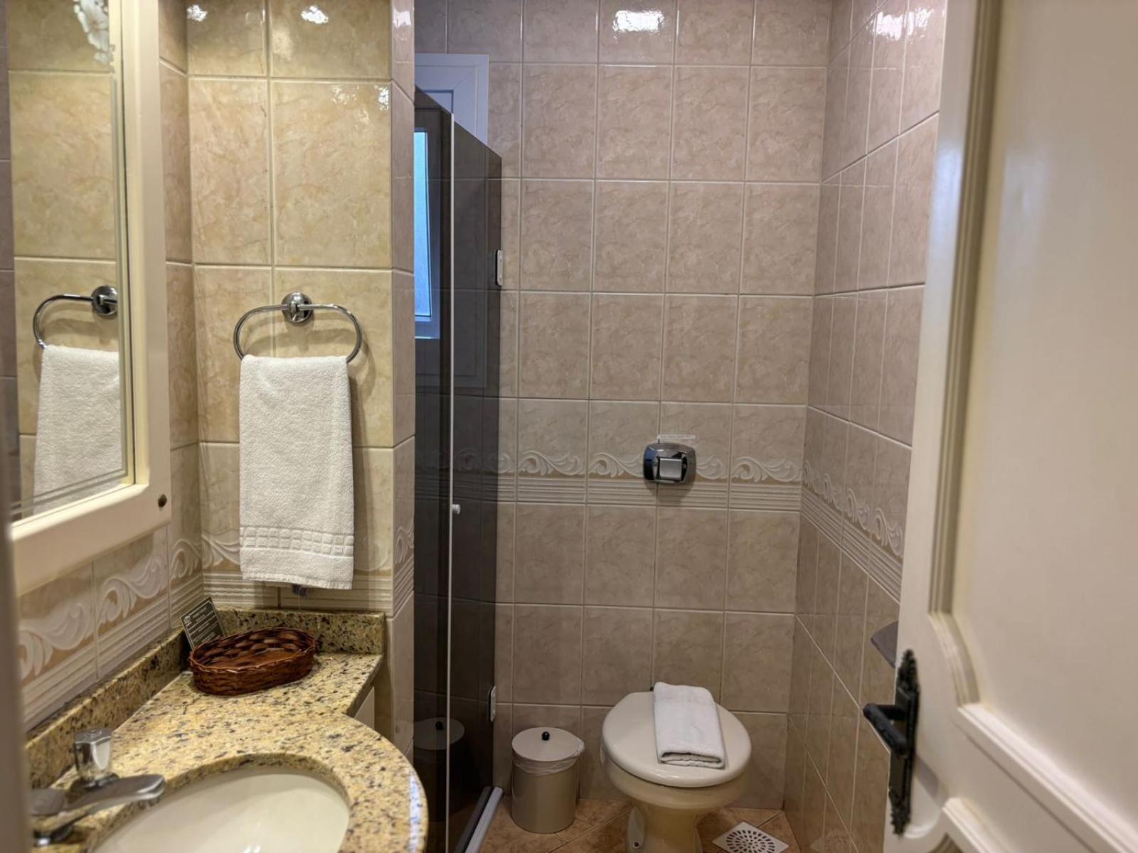 Quarto Triplo com Varanda